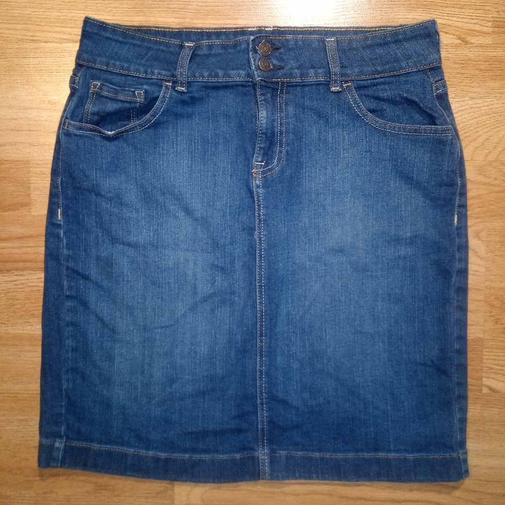 Old Navy Medium Wash Denim Pencil Skirt
